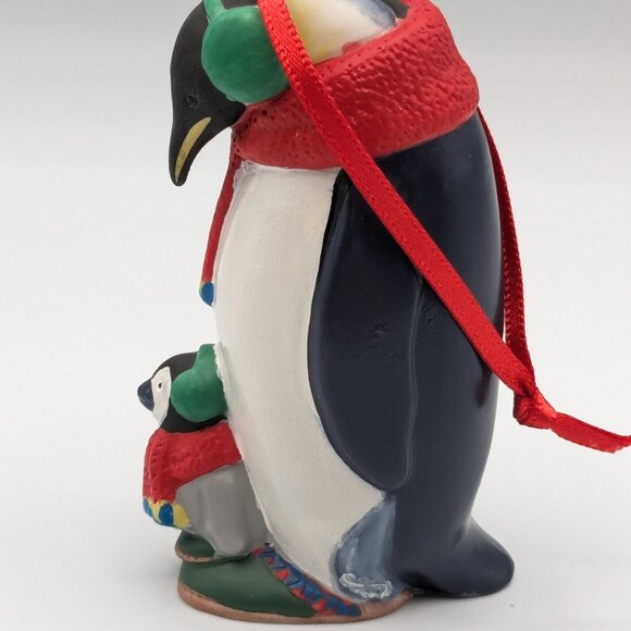 Hallmark Keepsake Safe and Snug 2001, 1st in Safe Snug Series Porcelain Ornament - Picture 6 of 11